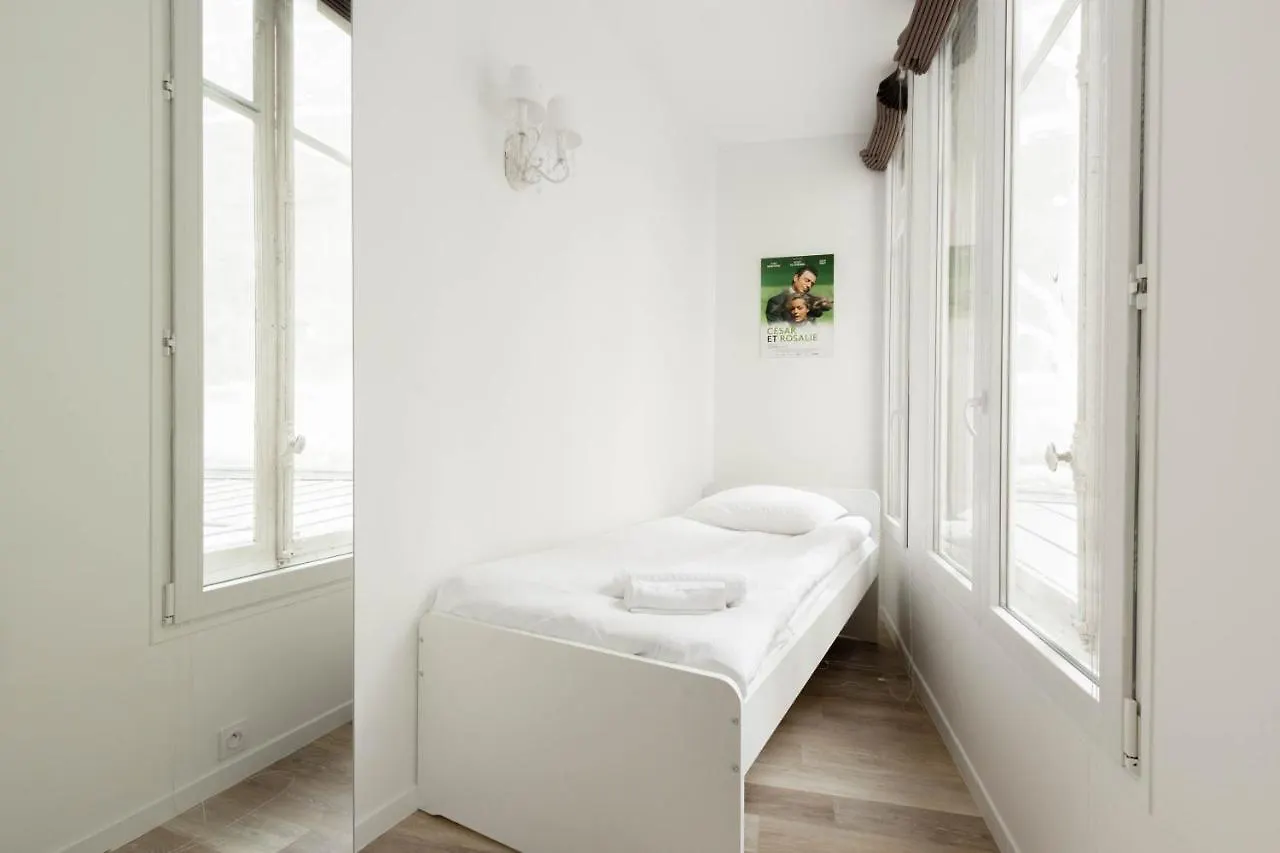 Apartment Marais Proche Du Theatre Renard *